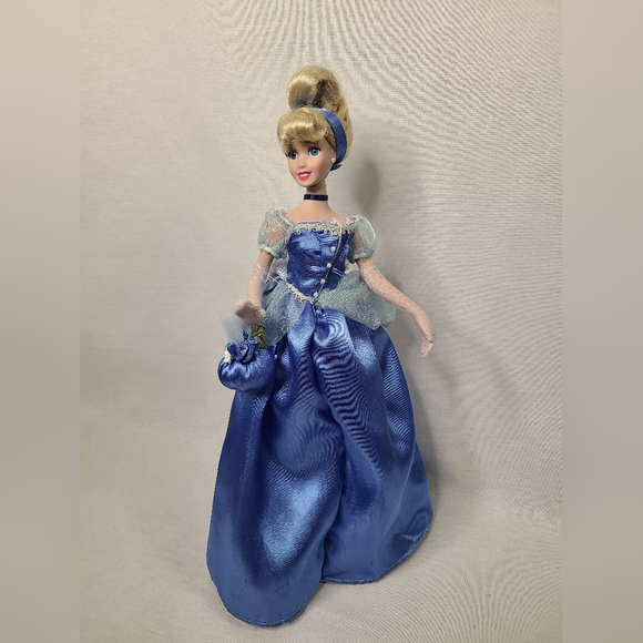 Disney Princess Cinderella Crystal Dream Porcelain Doll Collection Keepsake-RARE - Picture 2 of 12